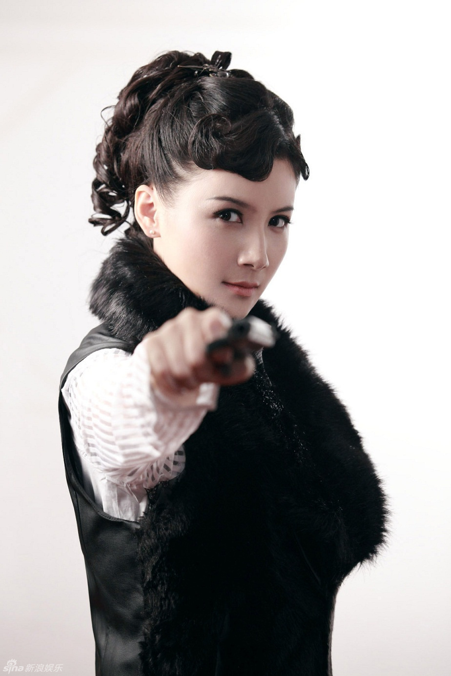 组图:徐立《杀倭令》剧照曝光 演绎性情女特务_高清图集_新浪网