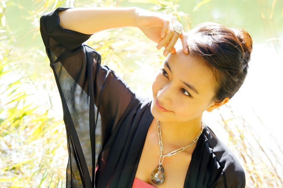 新浪娱乐讯 在电视剧《民兵葛二蛋》中饰演秀玲的内地女星阎娜,近日