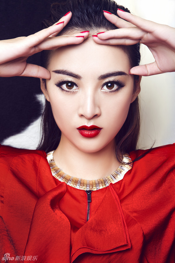 组图:刘梓娇写真贵气十足 彰显冷艳女王气质_高清图集_新浪网