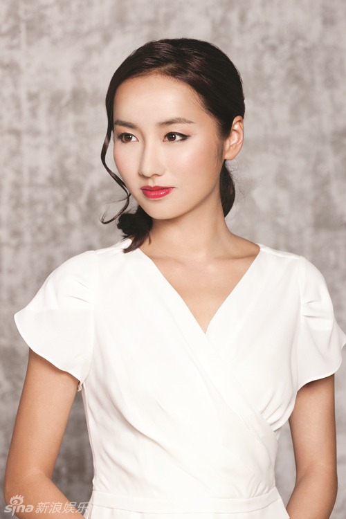 新浪娱乐讯 日前,慈文小花旦吕一最新一组杂志大片新鲜出炉,一向在