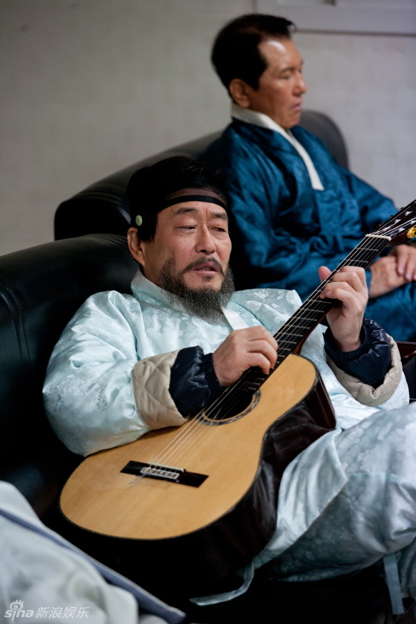 组图:《马医》曝李瑶媛等幕后花絮和乐融融