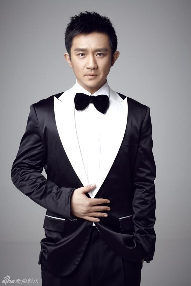 近日,忙于影片《血滴子》《大上海》宣传的青年演员高天全新写真曝光