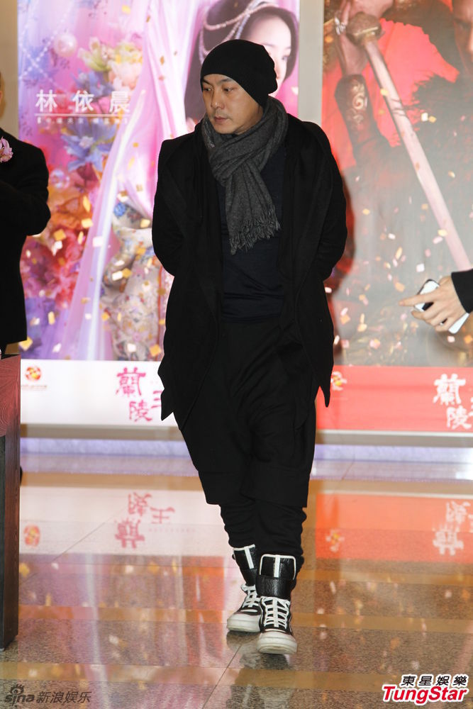 张卫健赶赴台湾悼念杨登魁