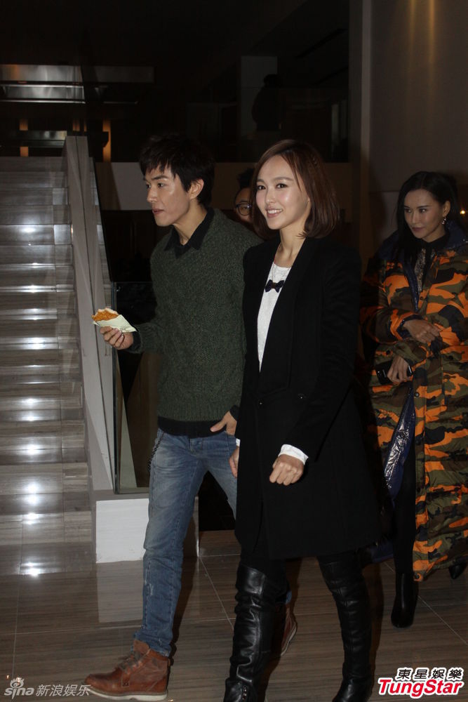 组图:吴卓羲《格子间女人》片场扮帅气男白领_高清图集_新浪网