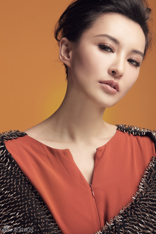 组图:莫小棋登时尚杂志封面化身暗夜精灵_高清图集_新浪网