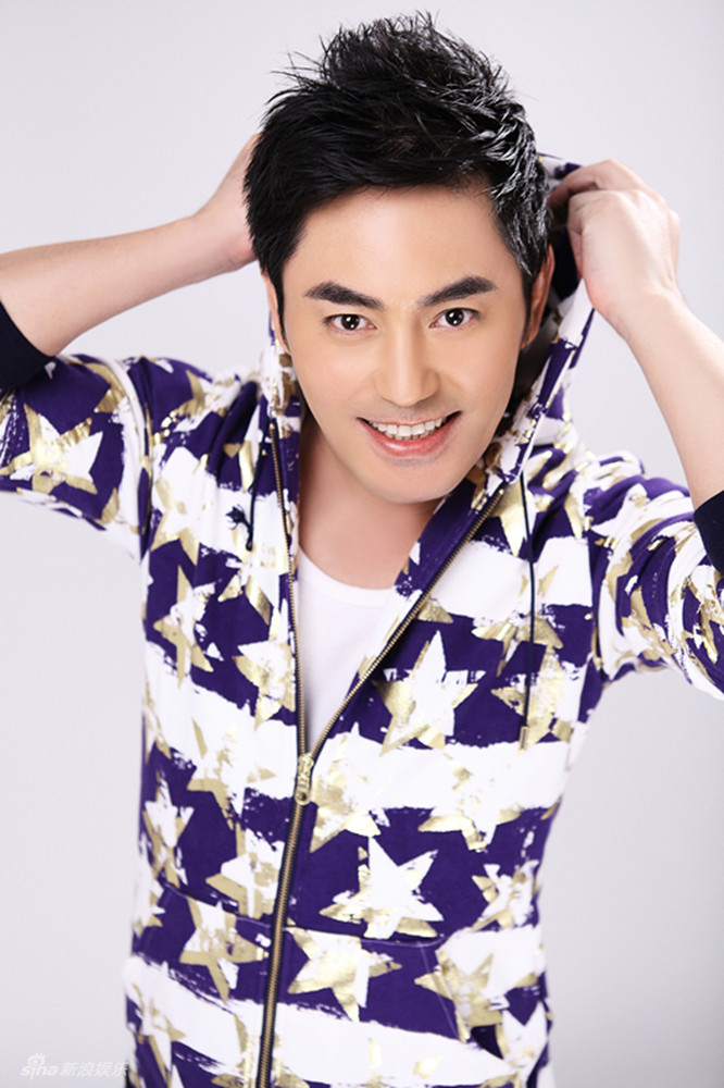 型男牟凤彬写真阳光帅气眼神成熟坚定