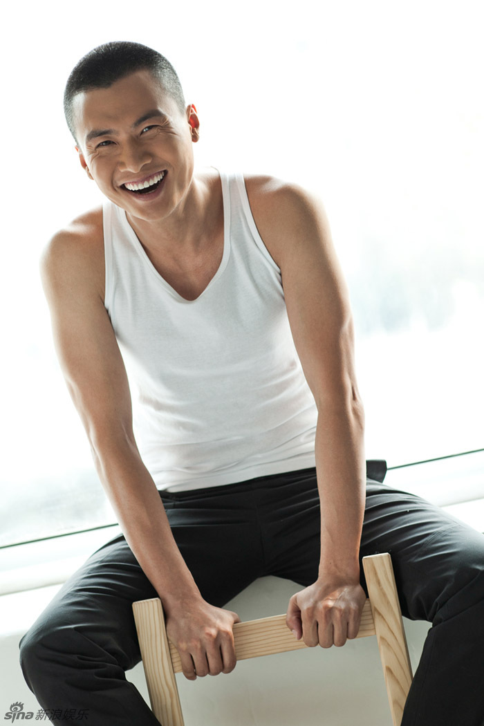 组图: 于滨回归本色 新写真彰显型男质感_高清图集_新浪网