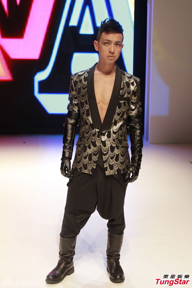 霍震霆出言护郭晶晶 梁烈唯走秀只顾耍帅