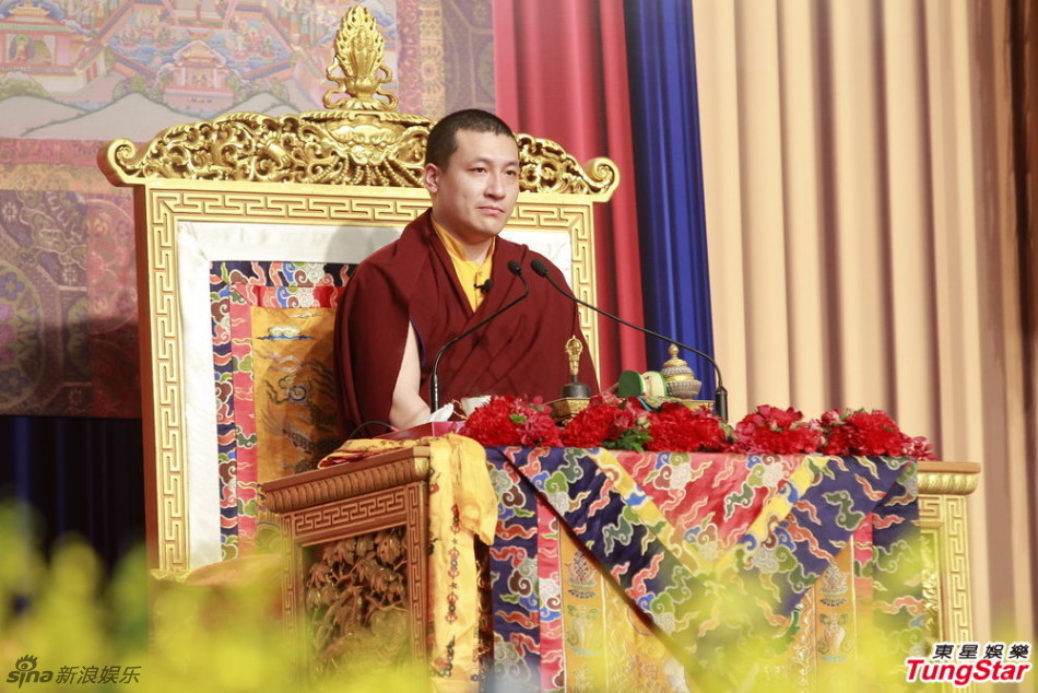 组图:张智霖袁咏仪亮相佛法盛典 祈愿身体健康_高清图集_新浪网