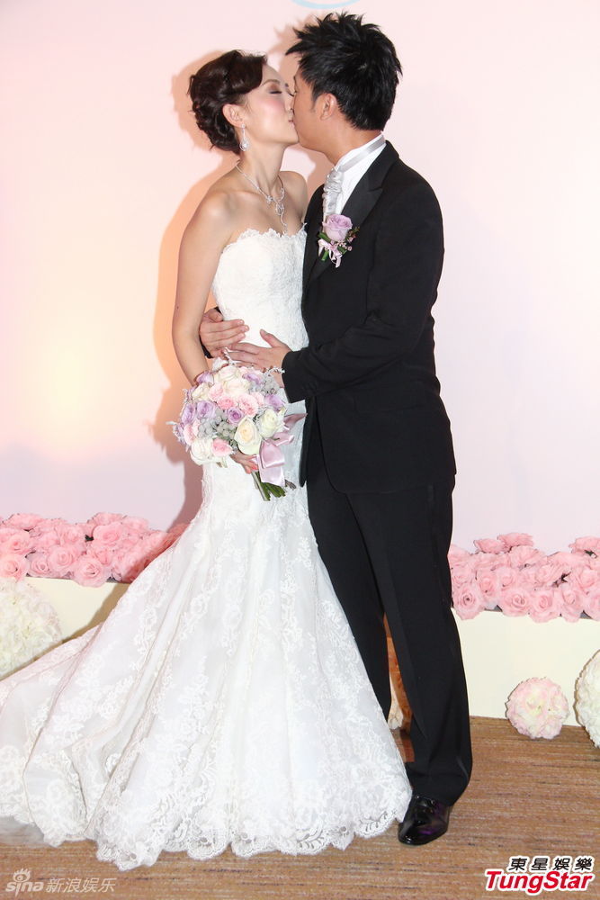 组图:陈爽梁梓轩大婚 姊妹团性感陪嫁_高清图集_新浪网