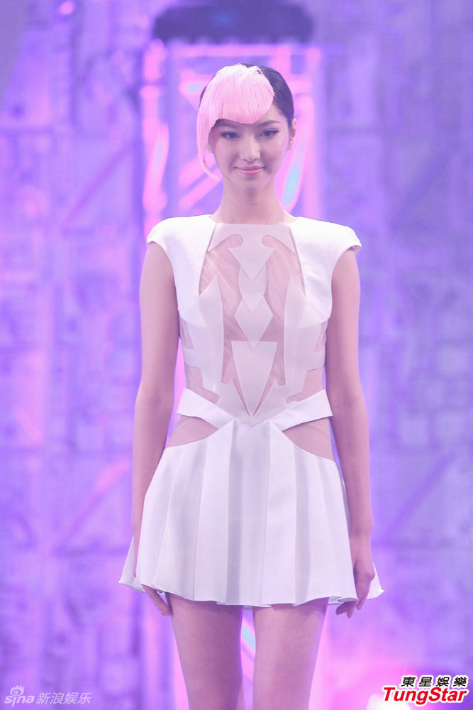 亚姐竞赛泳装秀