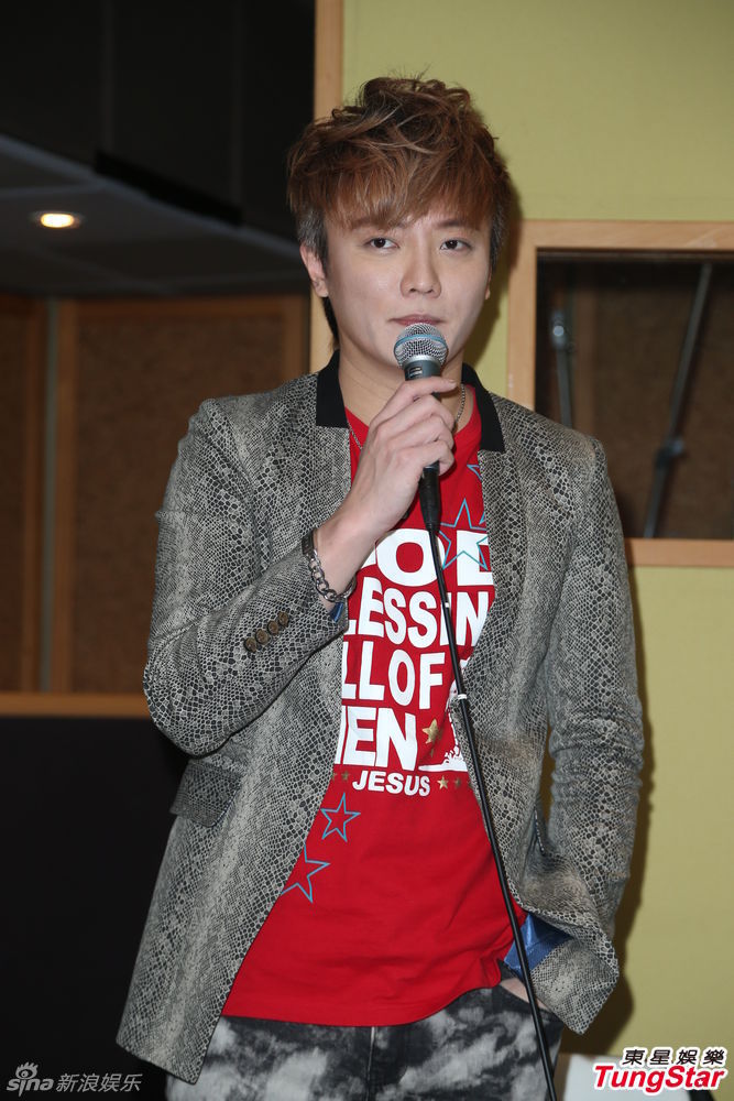 组图:fir主唱骑车摔伤脊椎 陈建宁颁出禁骑令_高清图集_新浪网