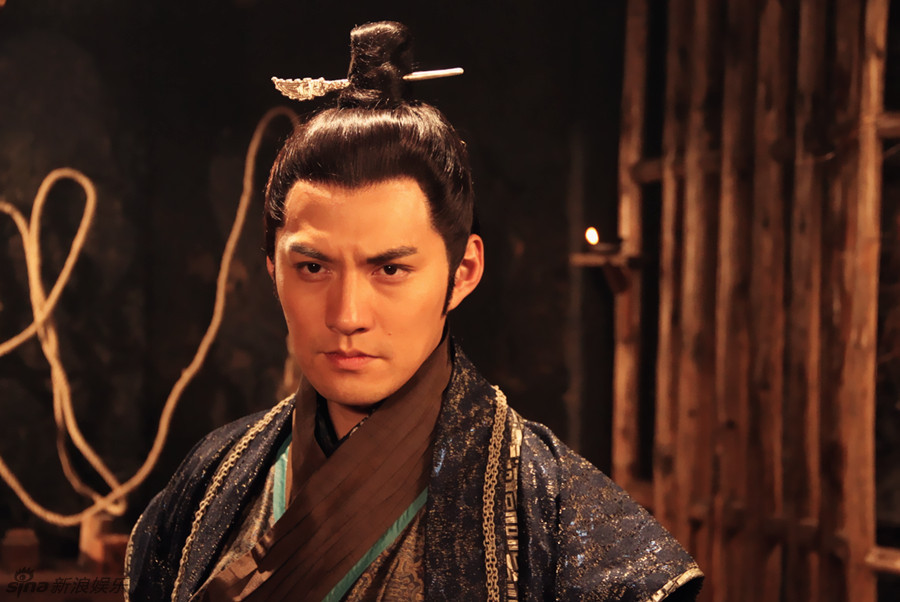 电视剧《隋唐演义》正在各大卫视热播,在剧中饰演秦琼的严宽此次抛开