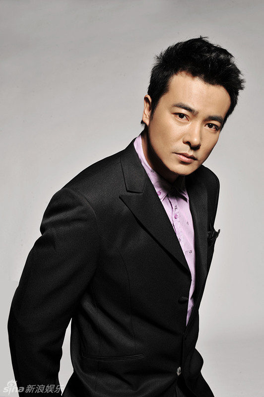 新浪娱乐讯 日前,内地男星于波为某时尚杂志拍摄大片.