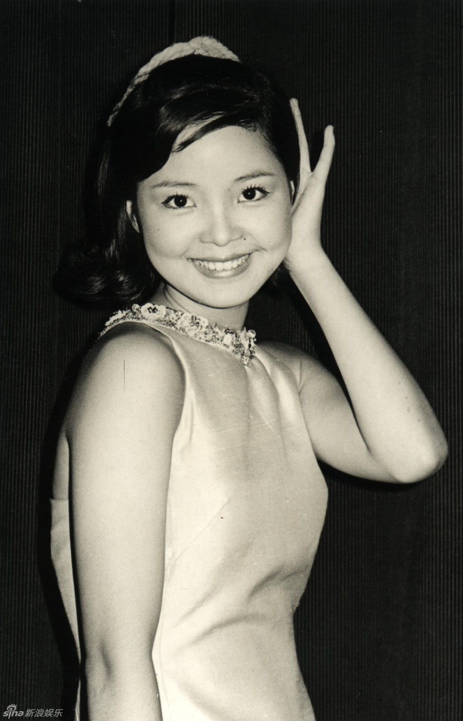 组图:邓丽君气质写真 娇俏少女蜕变巨星_高清图集_新浪网