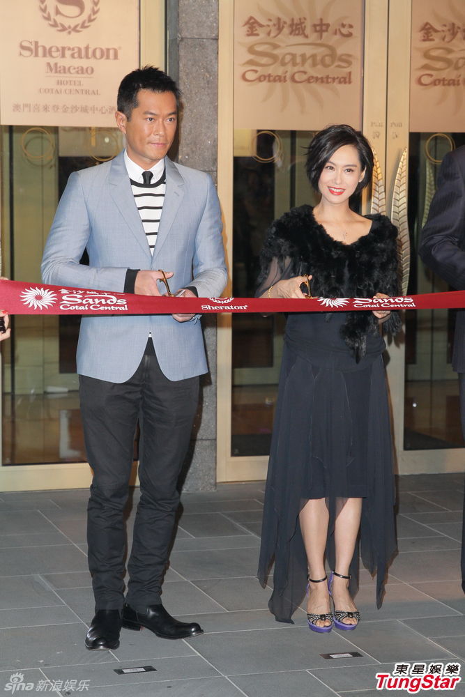 朱茵产后复出曝女儿改名黄莺