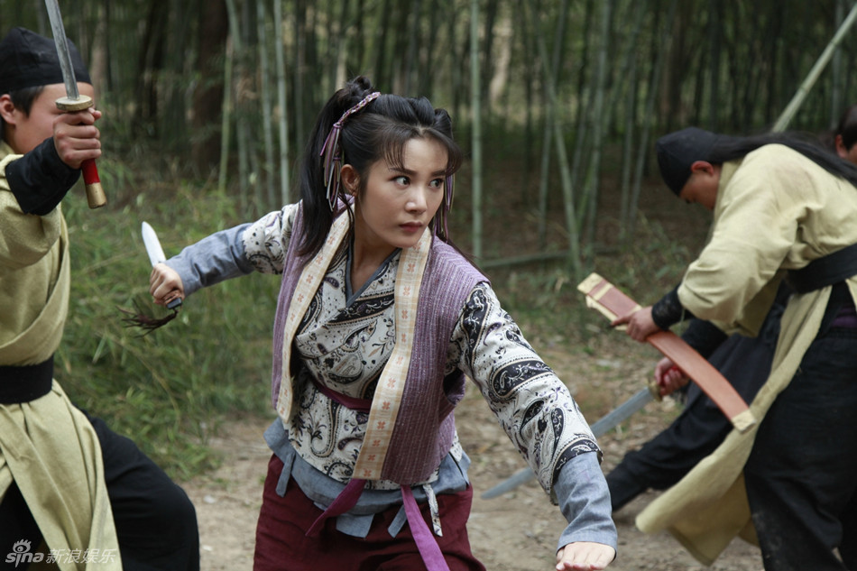 7 / 10 新浪娱乐讯 古装武侠电视剧《武林猛虎》近日在地面开播,剧中