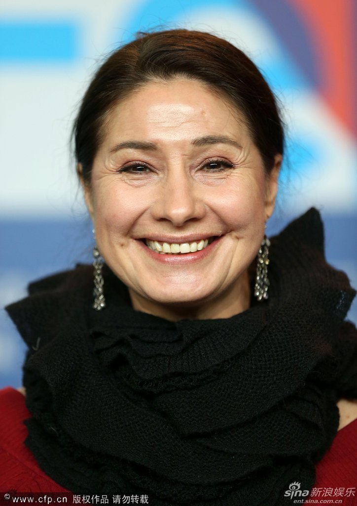 组图:电影《工人》发布 女星苏珊娜优雅亮相_高清图集_新浪网