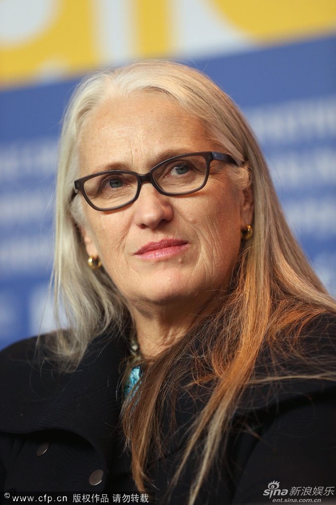 《谜湖之巅》发布 霍利-亨特金发迷人