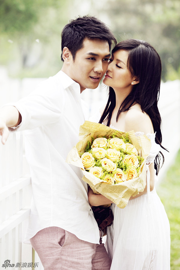 戴娇倩霍政谚甜蜜贺岁