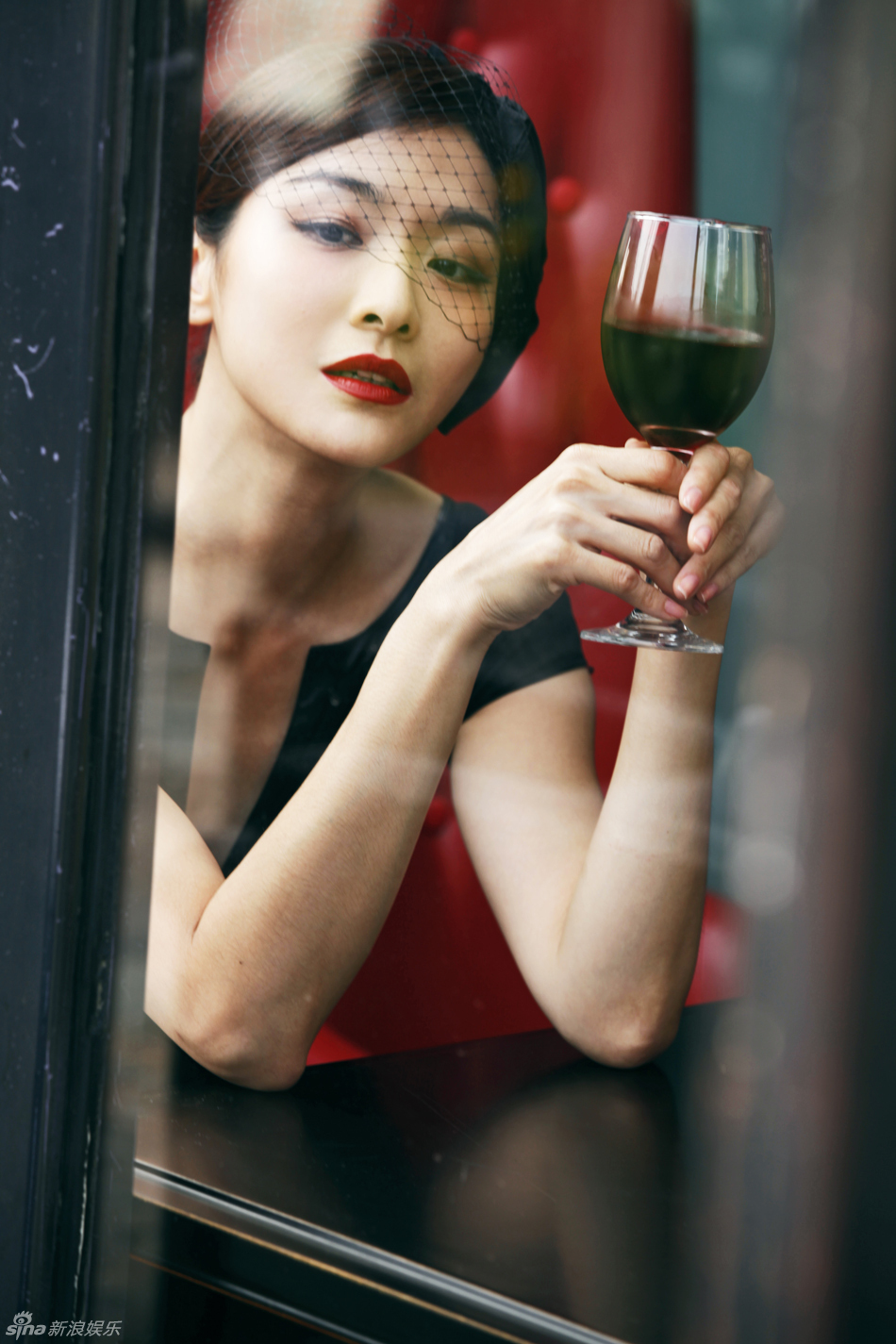 组图:江祖平最新写真 黑纱遮面高贵典雅_高清图集_新浪网