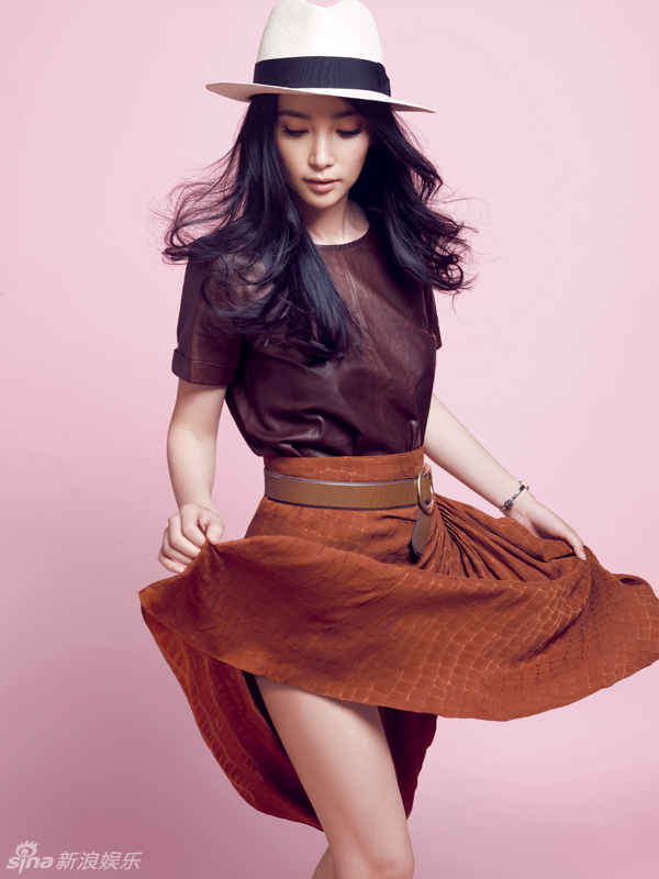 李冰冰爵士帽卷发妩媚登杂志封面