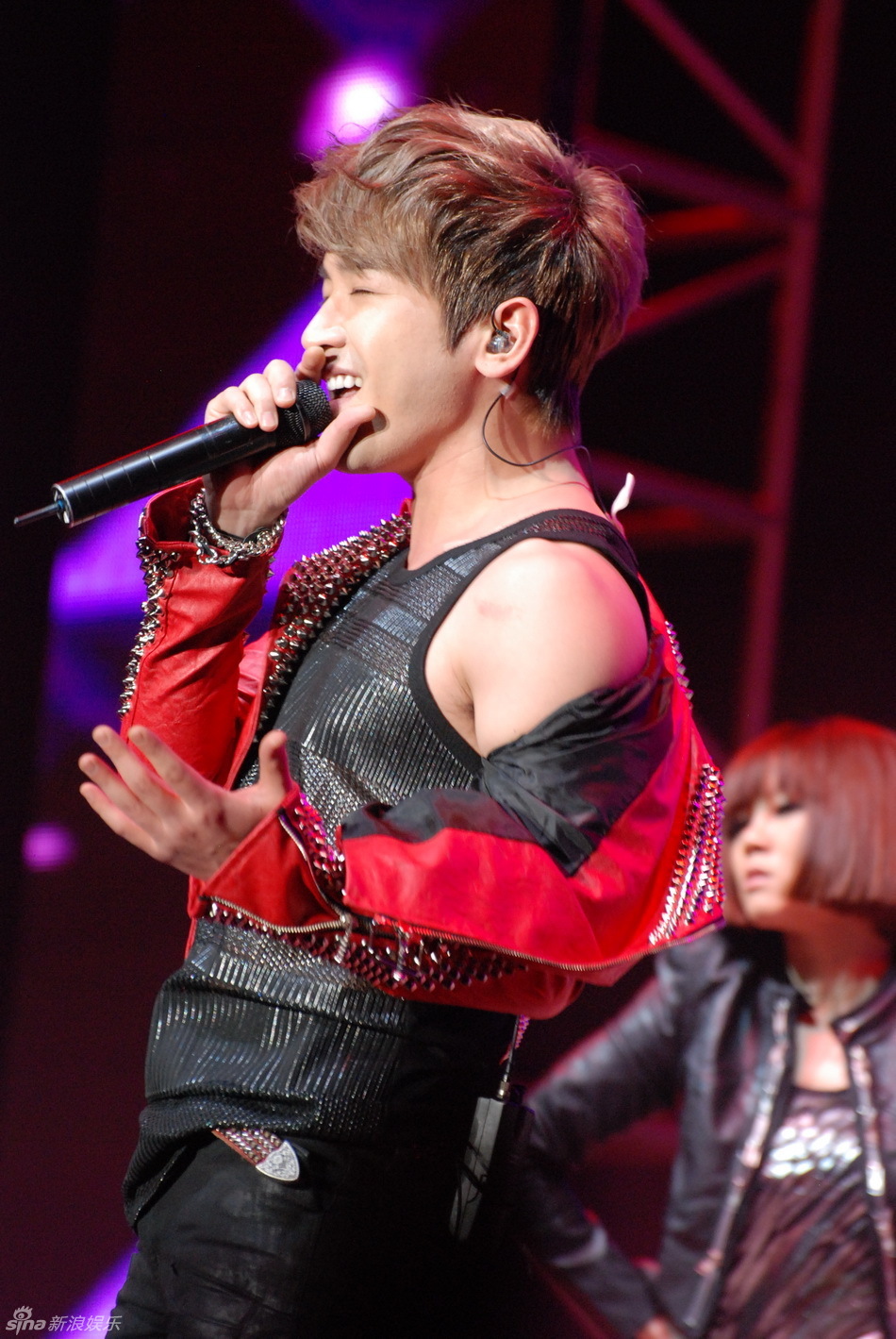 高清组图:神话李玟雨北京会歌迷劲歌热舞_高清图集_新浪网