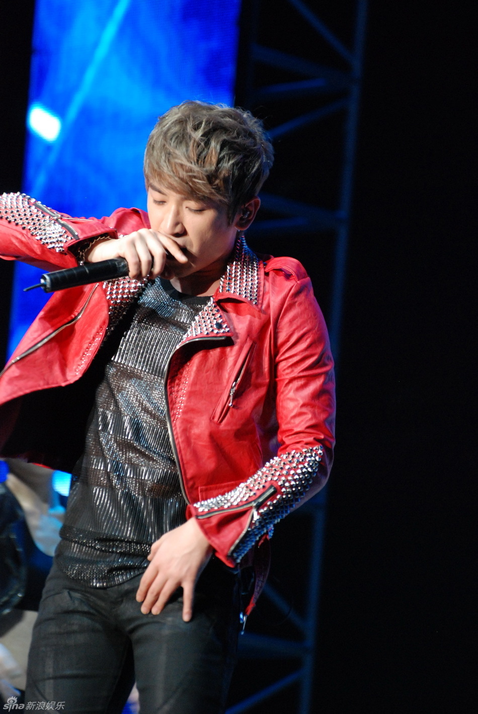 高清组图:神话李玟雨北京会歌迷劲歌热舞_高清图集_新浪网