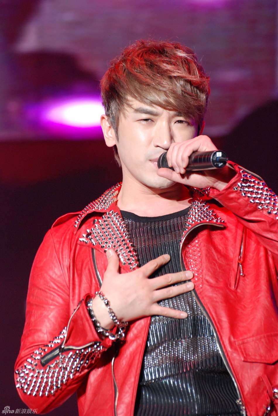 高清组图:神话李玟雨北京会歌迷劲歌热舞_高清图集_新浪网