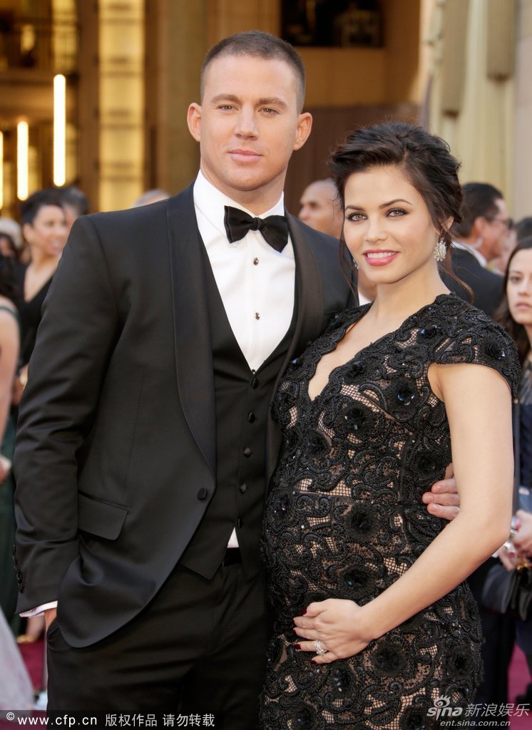 钱宁-塔图姆热吻怀孕娇妻