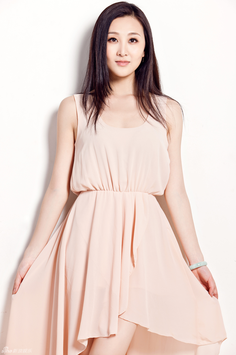 "杜菲菲"钱璇华丽变身 飘逸长裙清丽脱俗1