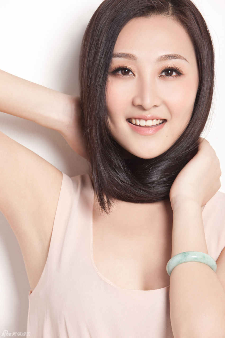 "杜菲菲"钱璇华丽变身 飘逸长裙清丽脱俗1