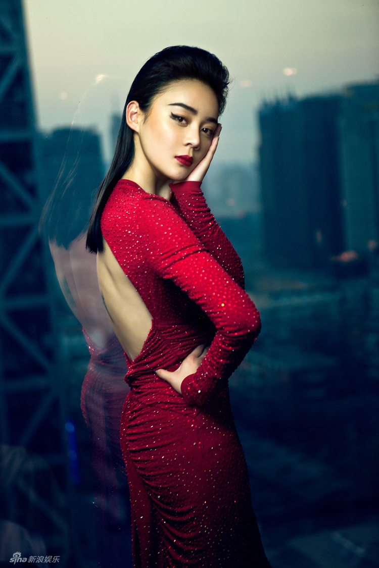 组图:袁姗姗时尚大片曝光 裸背水钻裙性感妖艳_高清图集_新浪网