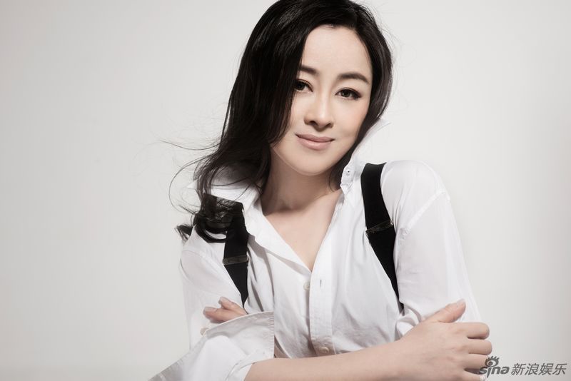 46:06 1 / 6 新浪娱乐讯 近日,因《仙女湖》被观众封为"喷泉姐"的王博