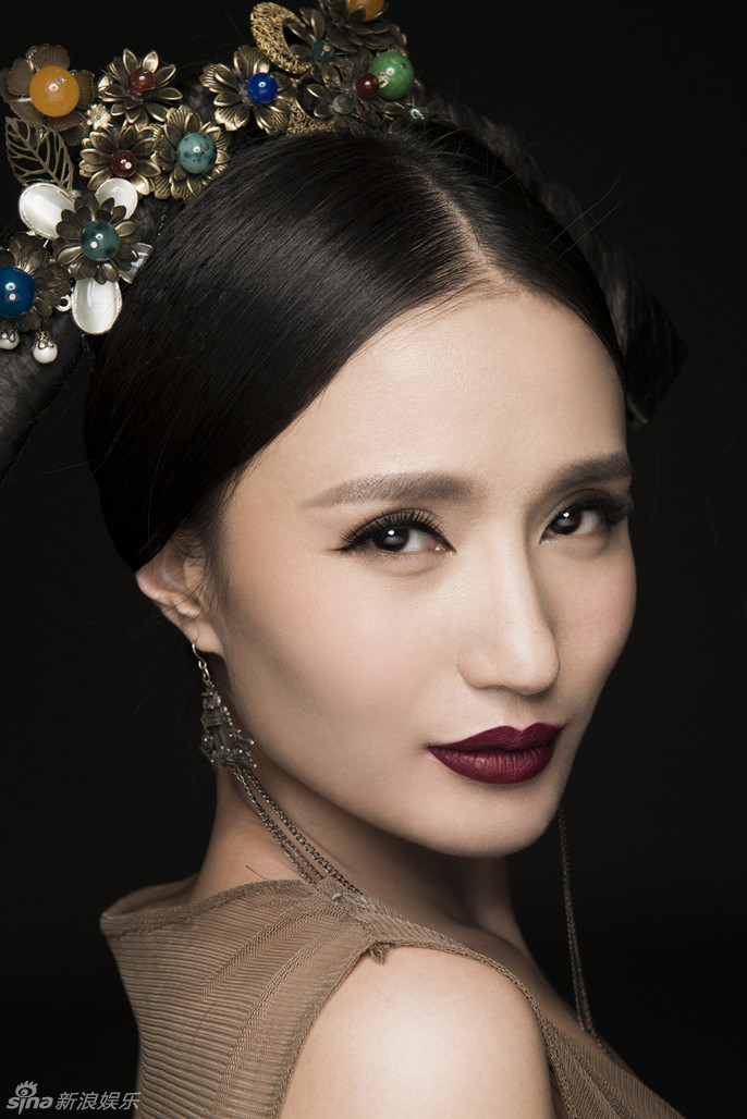 万美汐清宫穿越妖艳写真