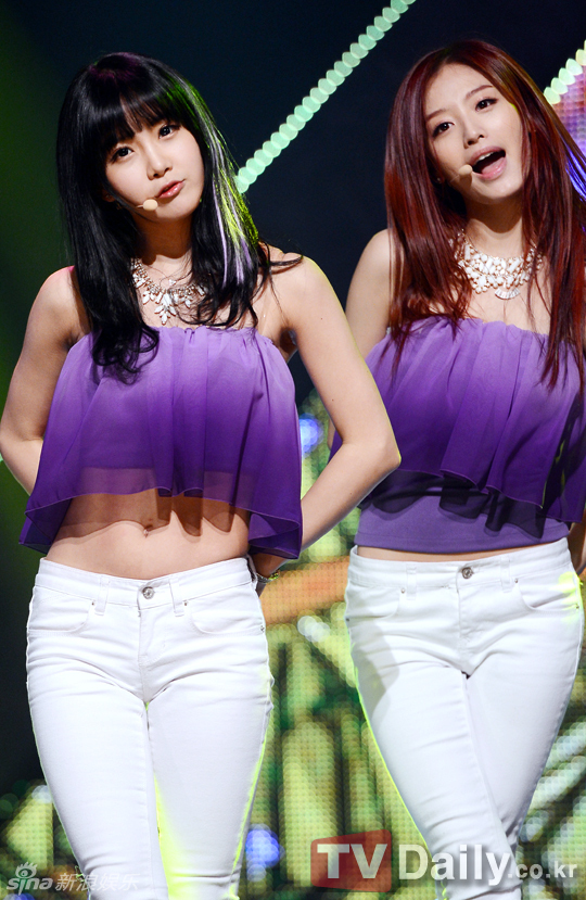 rainbow的成员赵贤荣,金栽经