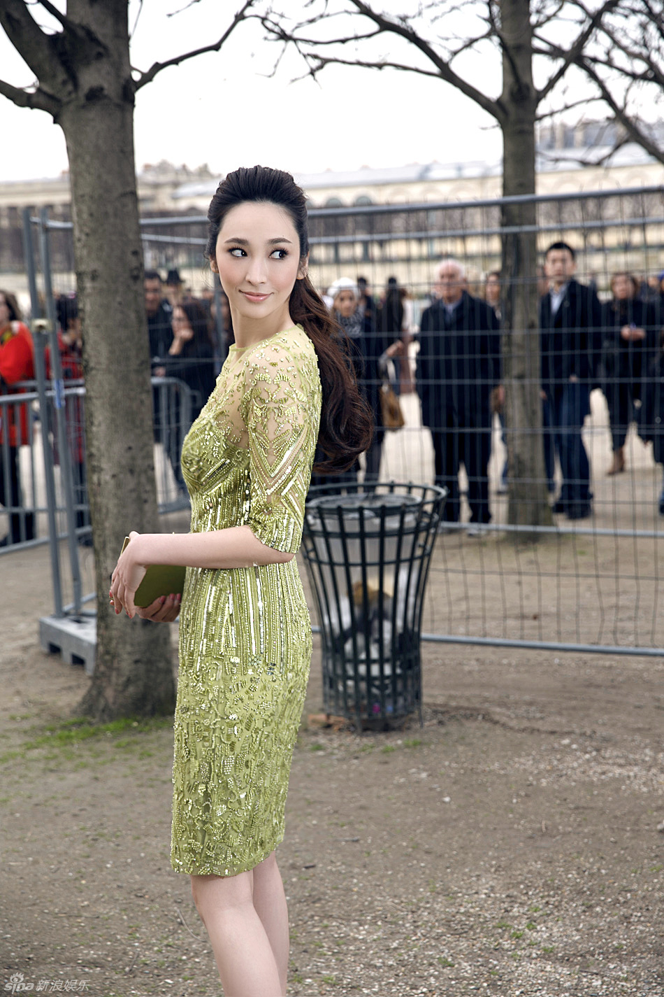 组图:吴佩慈透视绿裙亮相巴黎时装周收官秀_高清图集_新浪网