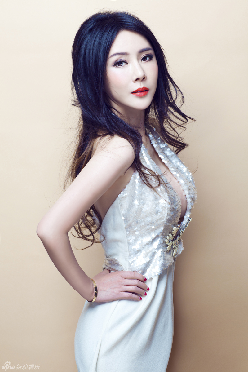 曾曾深v真空秀事业线