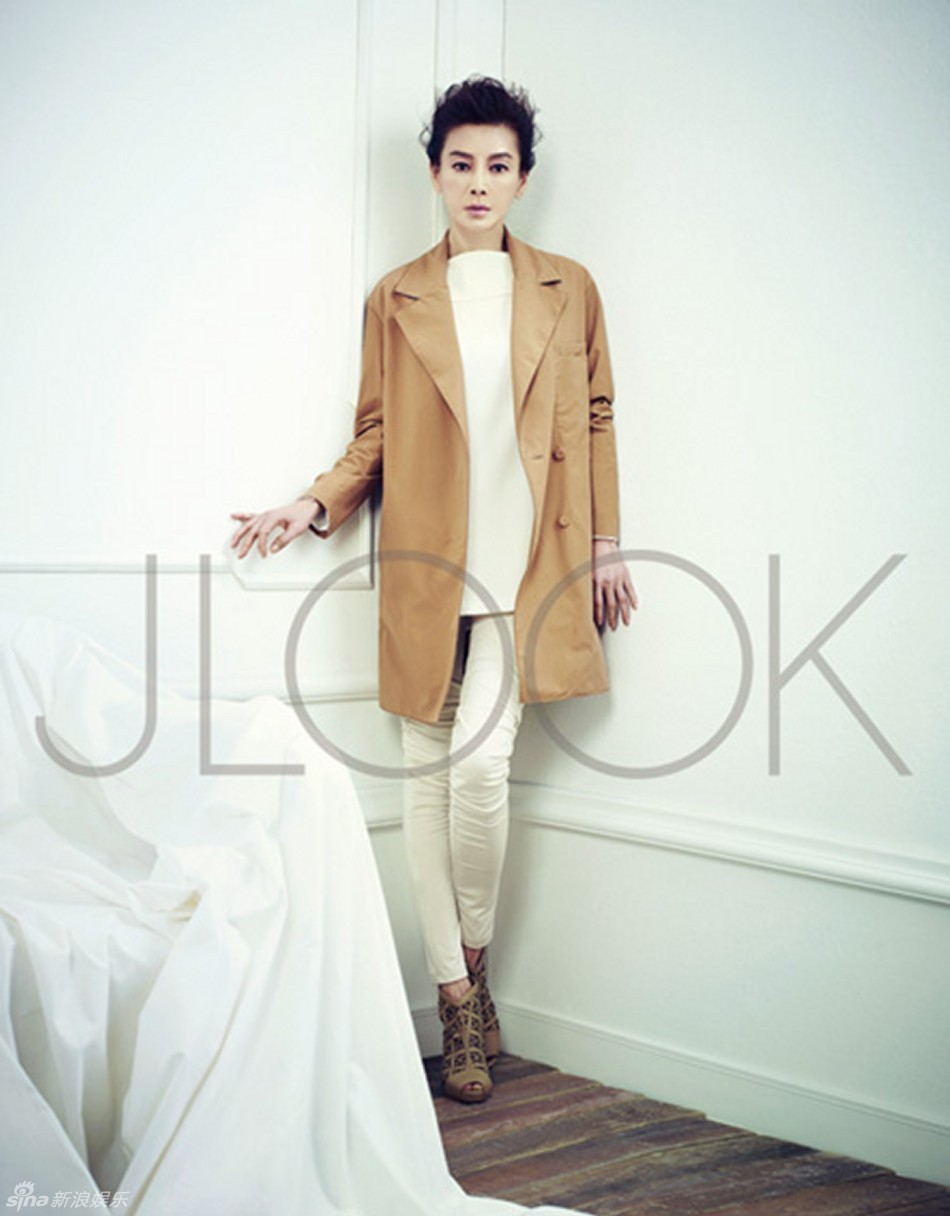 03.11】【明星】黄新惠写真展都市干练范儿