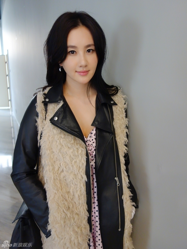 组图:孟瑶春装街拍秀妩媚女人范儿_高清图集_新浪网