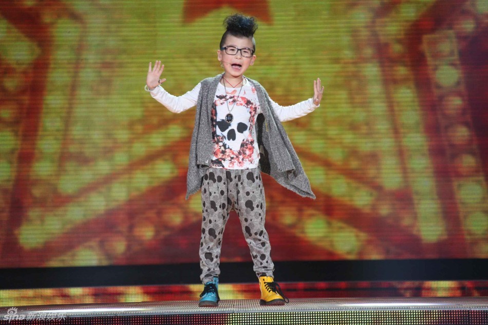 组图:《回声嘹亮》李思思林依轮即兴配音_高清图集_新浪网