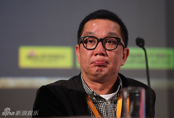 新浪娱乐讯 2013新浪潮论坛由魏君子主持,新锐导演杨采妮,郭子健,叶伟