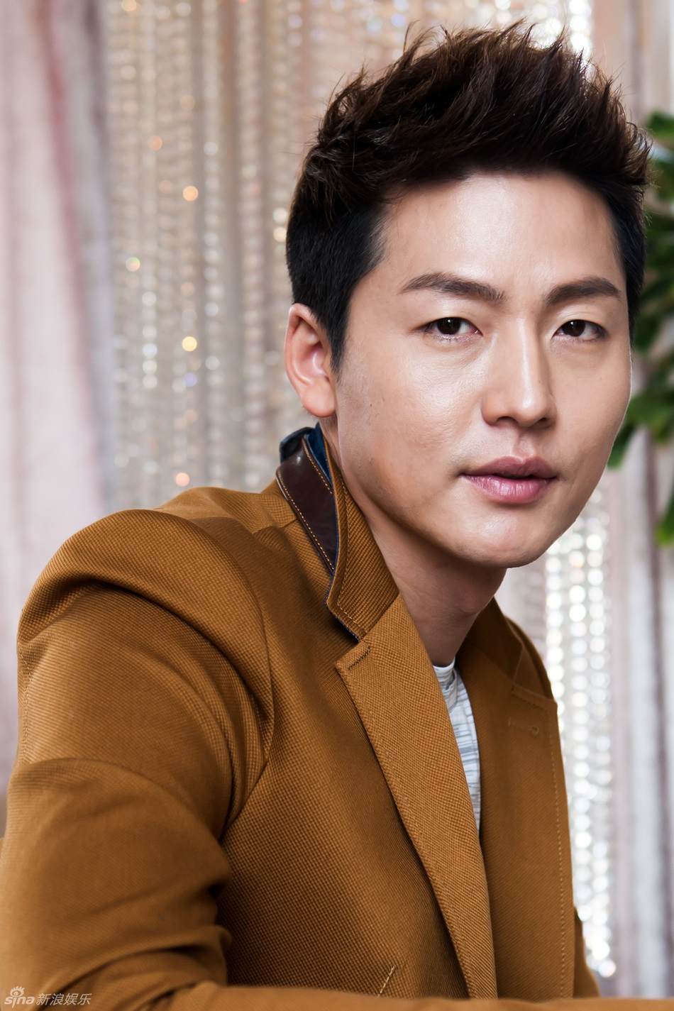 高清组图:对话李廷镇变中国通 想搭档林志玲_高清图集_新浪网