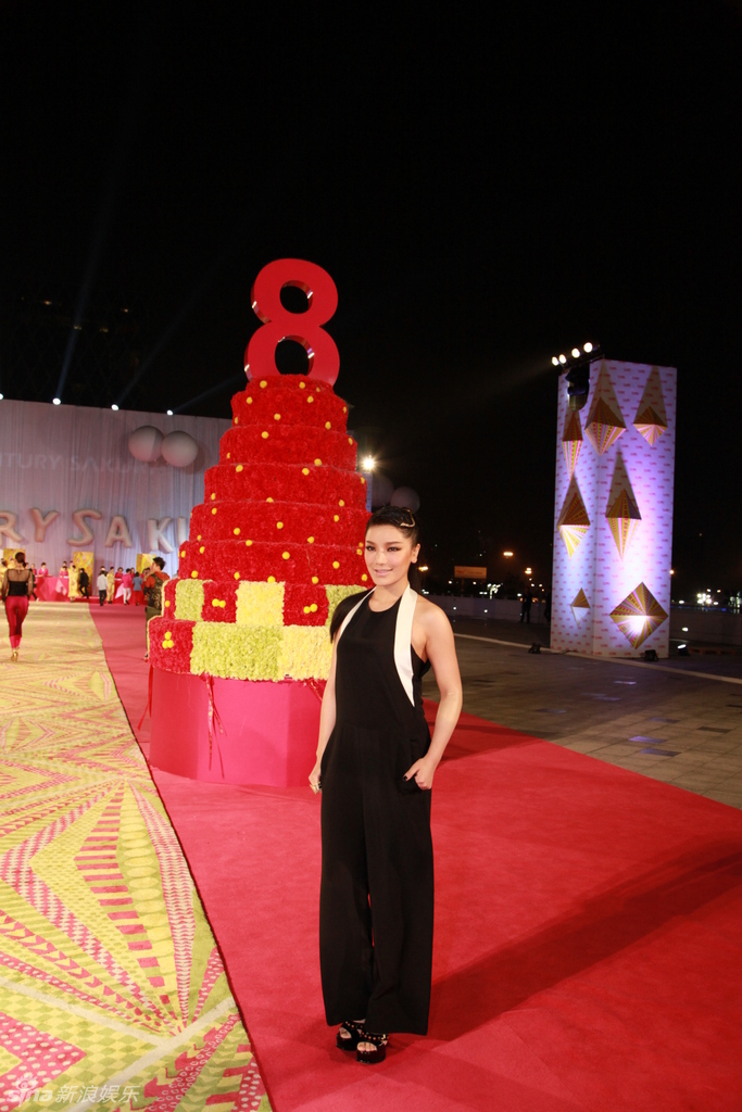 江映蓉参加时尚活动