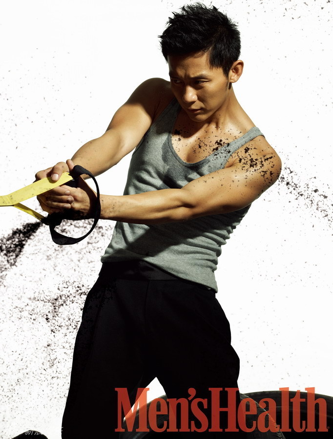 组图:李晨极限运动写真 赤膊上阵秀紧实腹肌_高清图集_新浪网