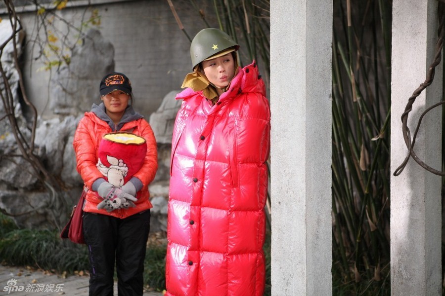 组图:《箭在弦上》曝蒋欣搞笑花絮照变表情帝_高清图集_新浪网