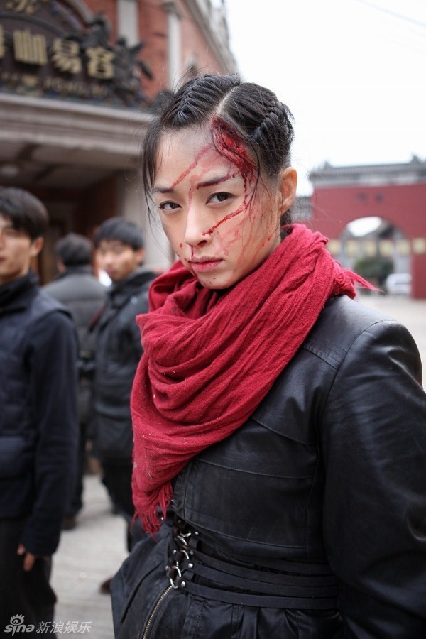 组图:《箭在弦上》曝蒋欣搞笑花絮照变表情帝_高清图集_新浪网