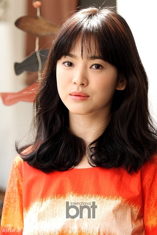 宋慧乔春意写真俏丽 赞赵寅成哭技了得