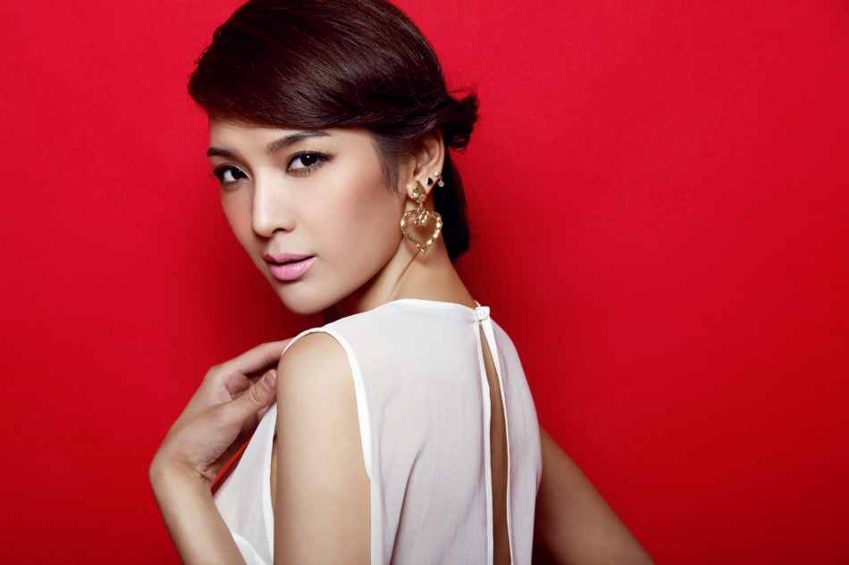 组图:何昊阳时尚写真 优雅大气混血范十足_高清图集_新浪网