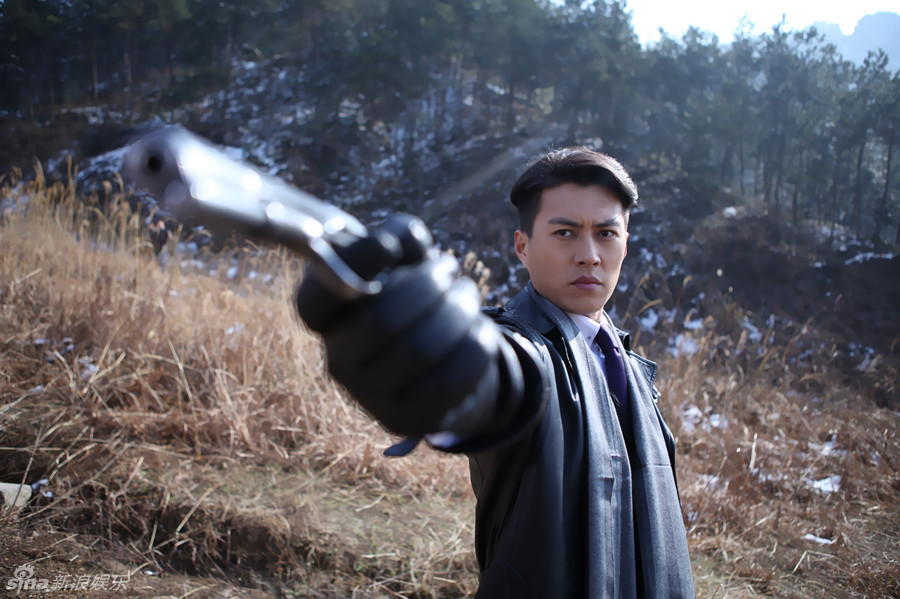 组图:《箭在弦上》热播 靳东俊朗造型受追捧_高清图集_新浪网